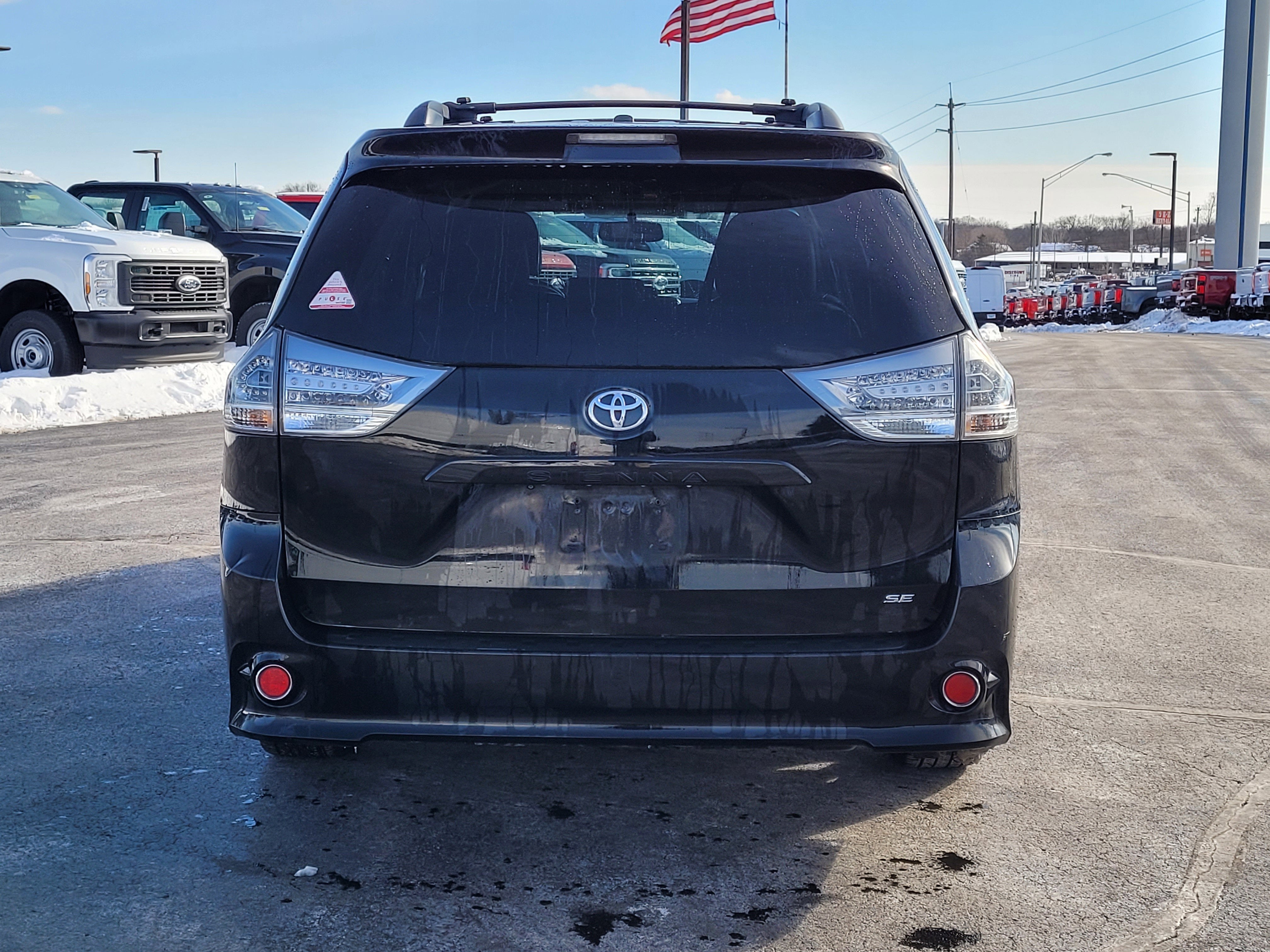 2015 Toyota Sienna SE 8 Passenger