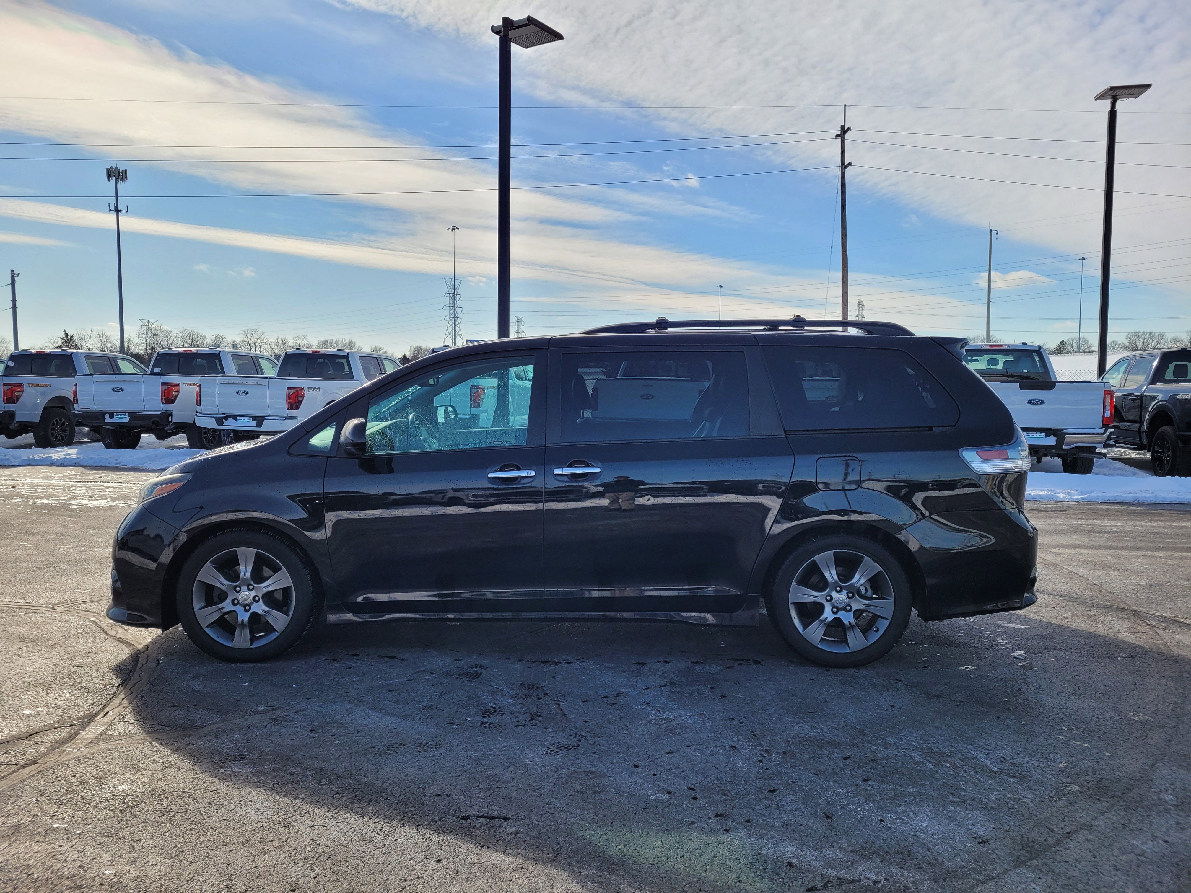 2015 Toyota Sienna SE 8 Passenger
