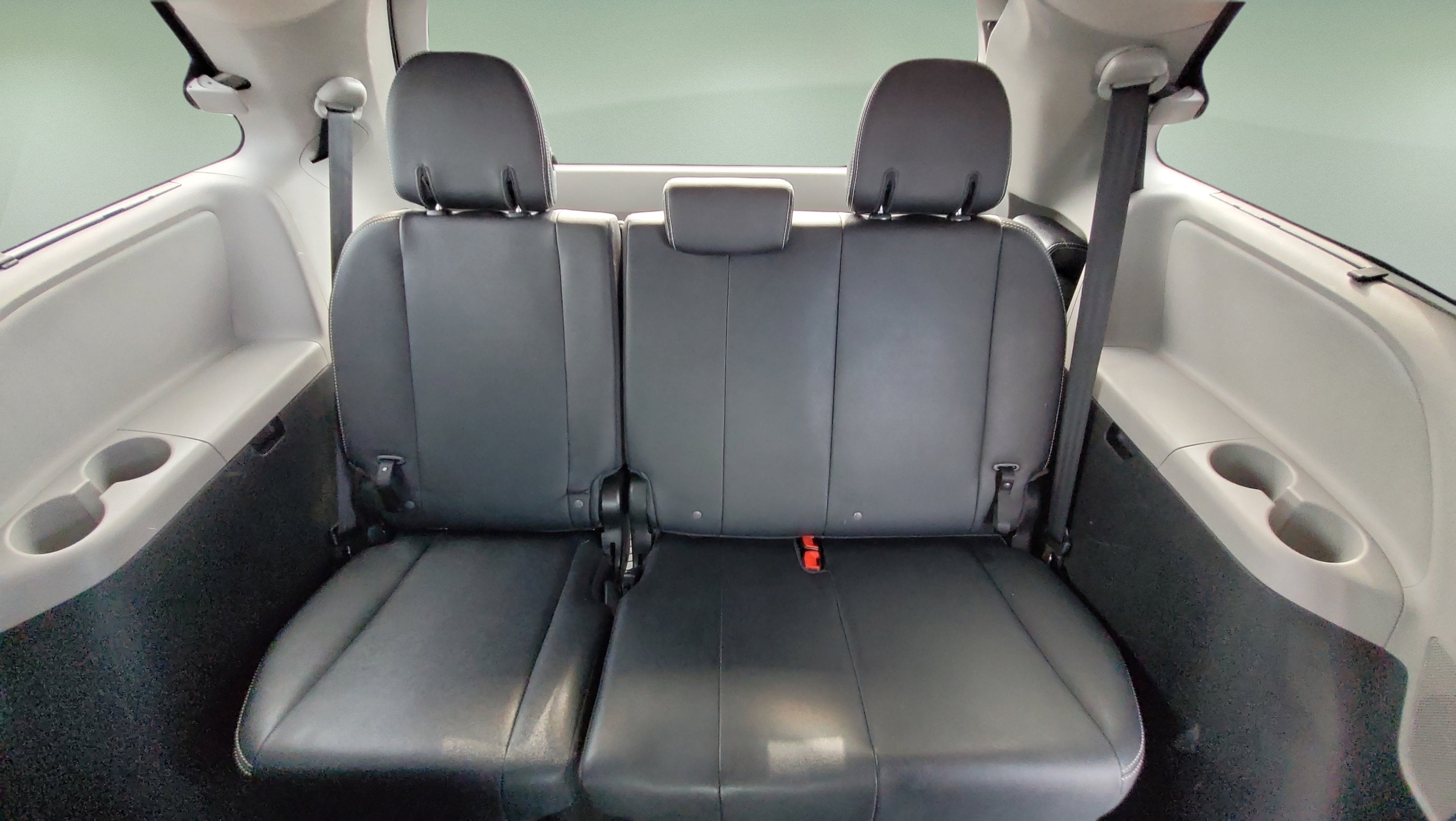 2018 Toyota Sienna SE 8 Passenger