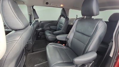 2018 Toyota Sienna SE 8 Passenger