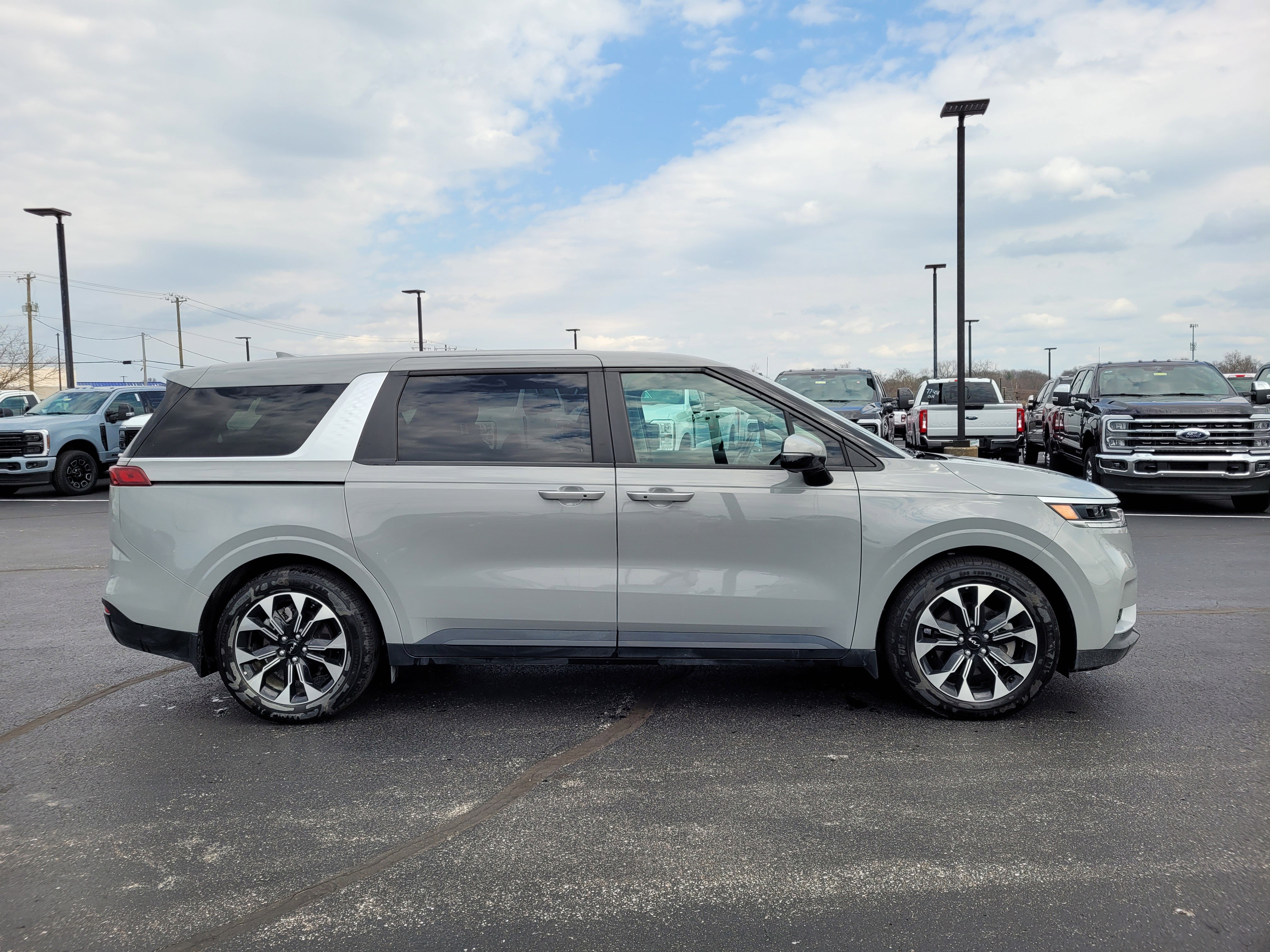 2024 Kia Carnival EX