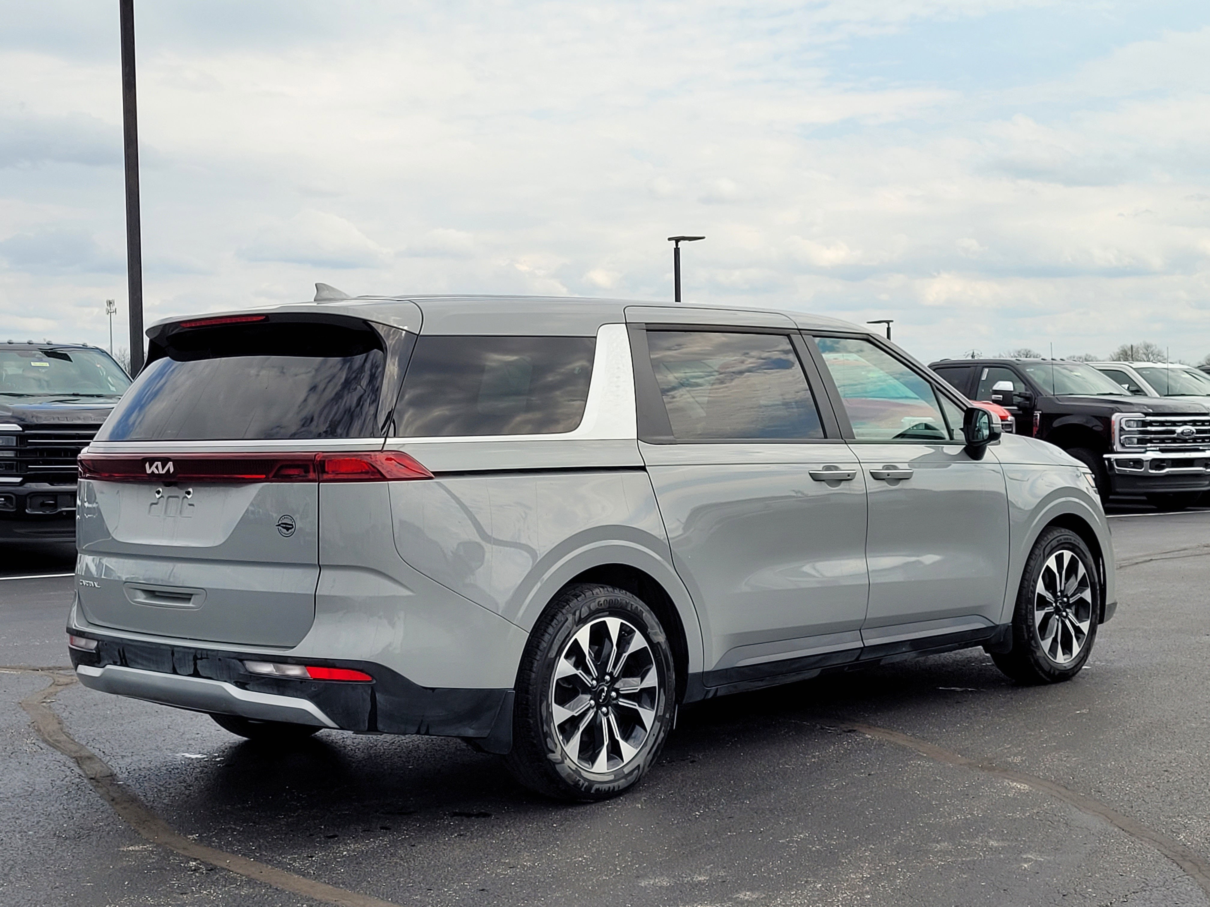 2024 Kia Carnival EX