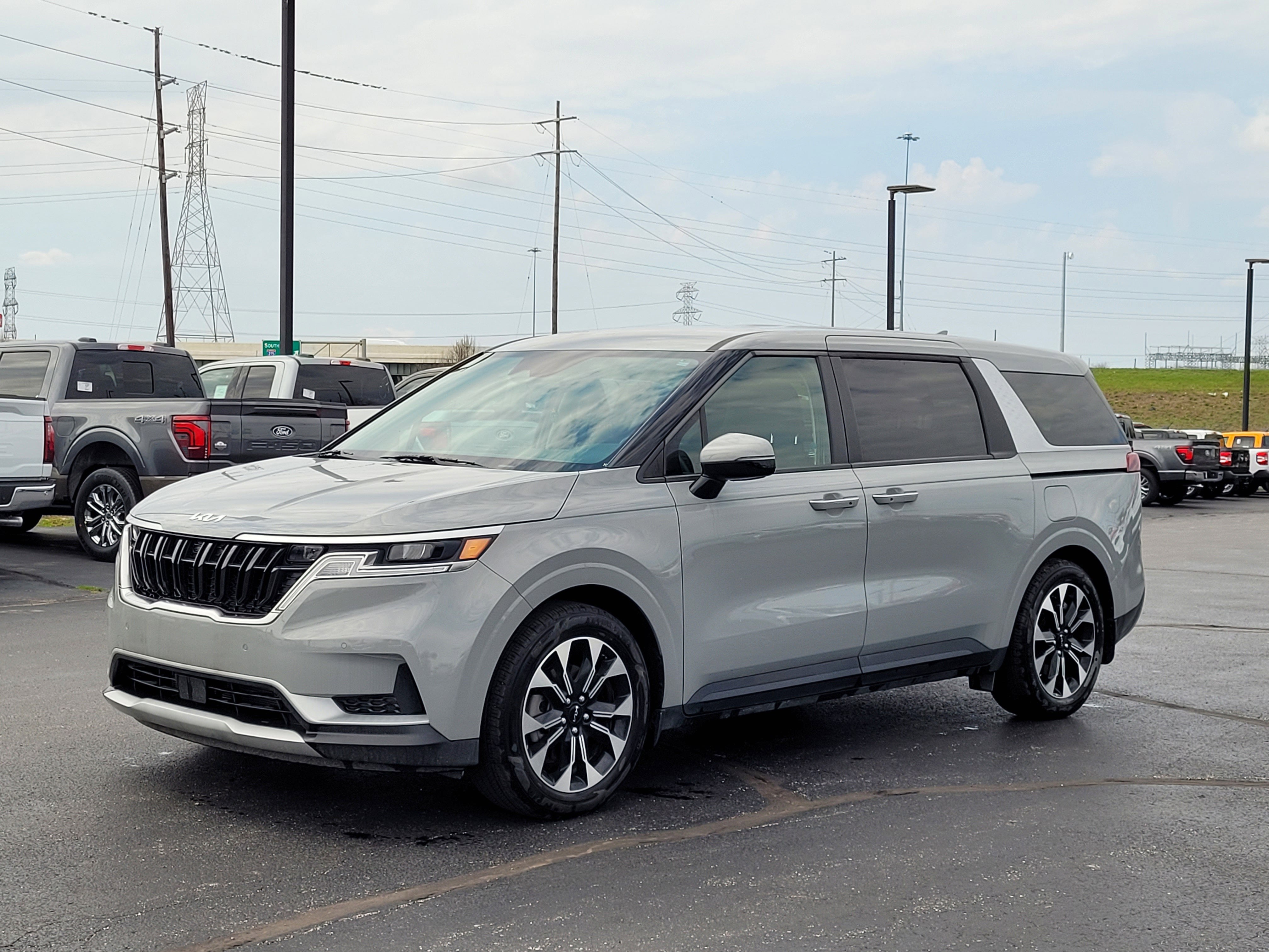 2024 Kia Carnival EX