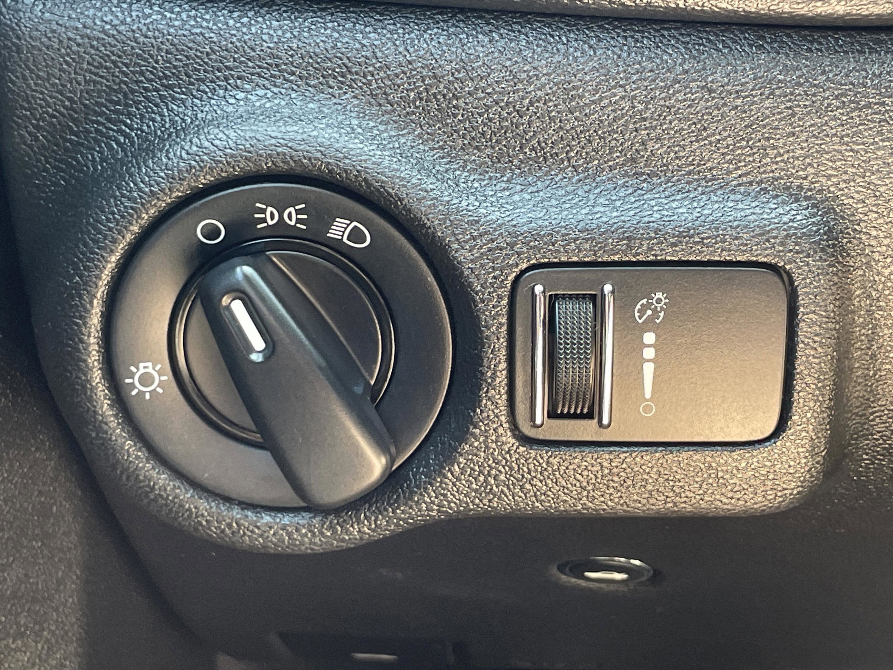 2013 Dodge Dart SE/AERO