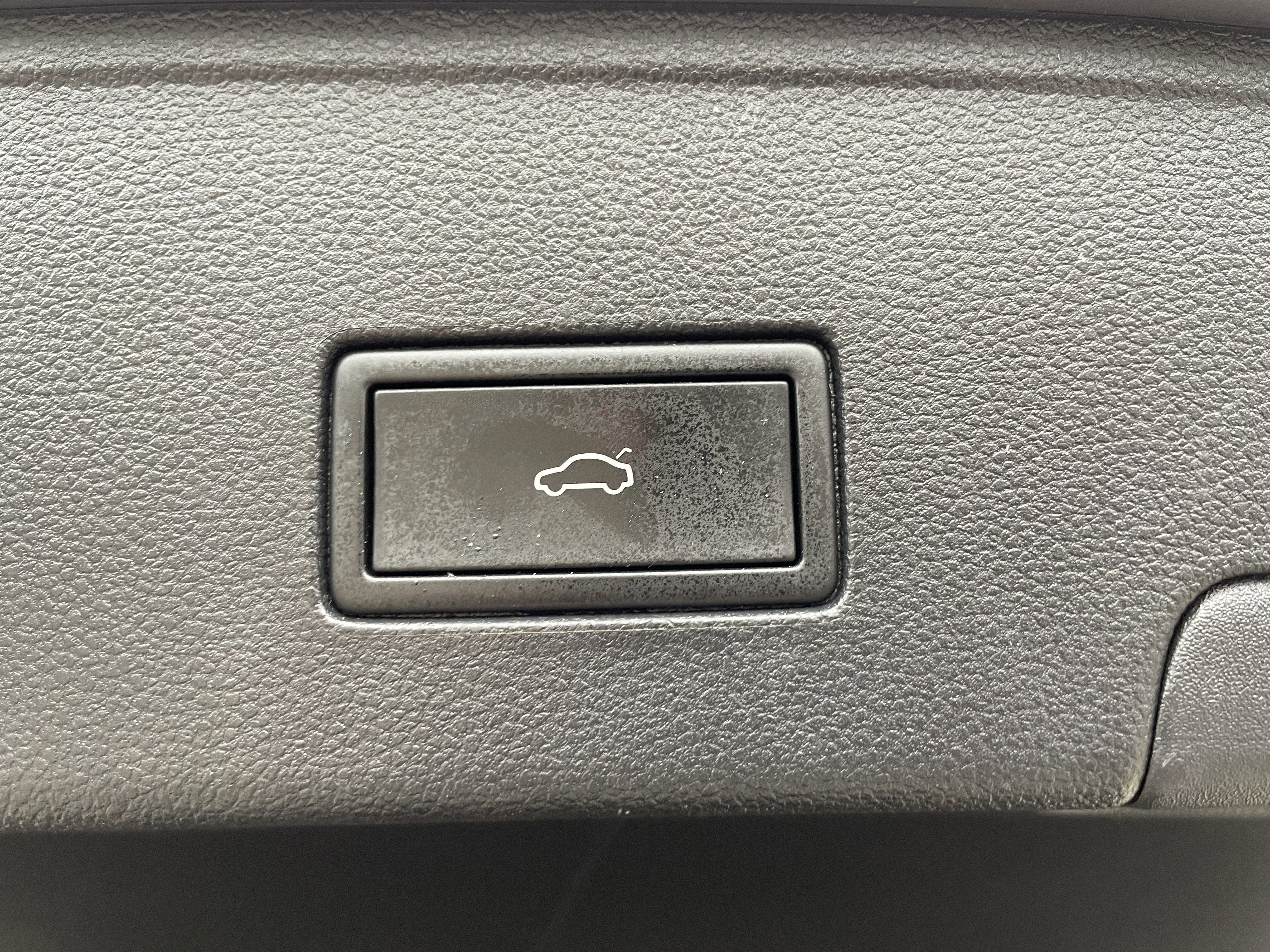 2022 Volkswagen Atlas Cross Sport 3.6L V6 SEL Premium R-Line