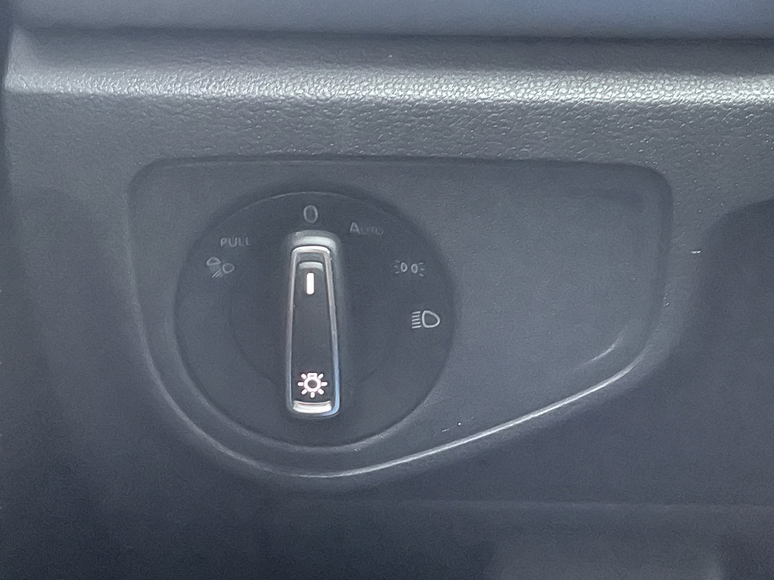 2022 Volkswagen Atlas Cross Sport 3.6L V6 SEL Premium R-Line