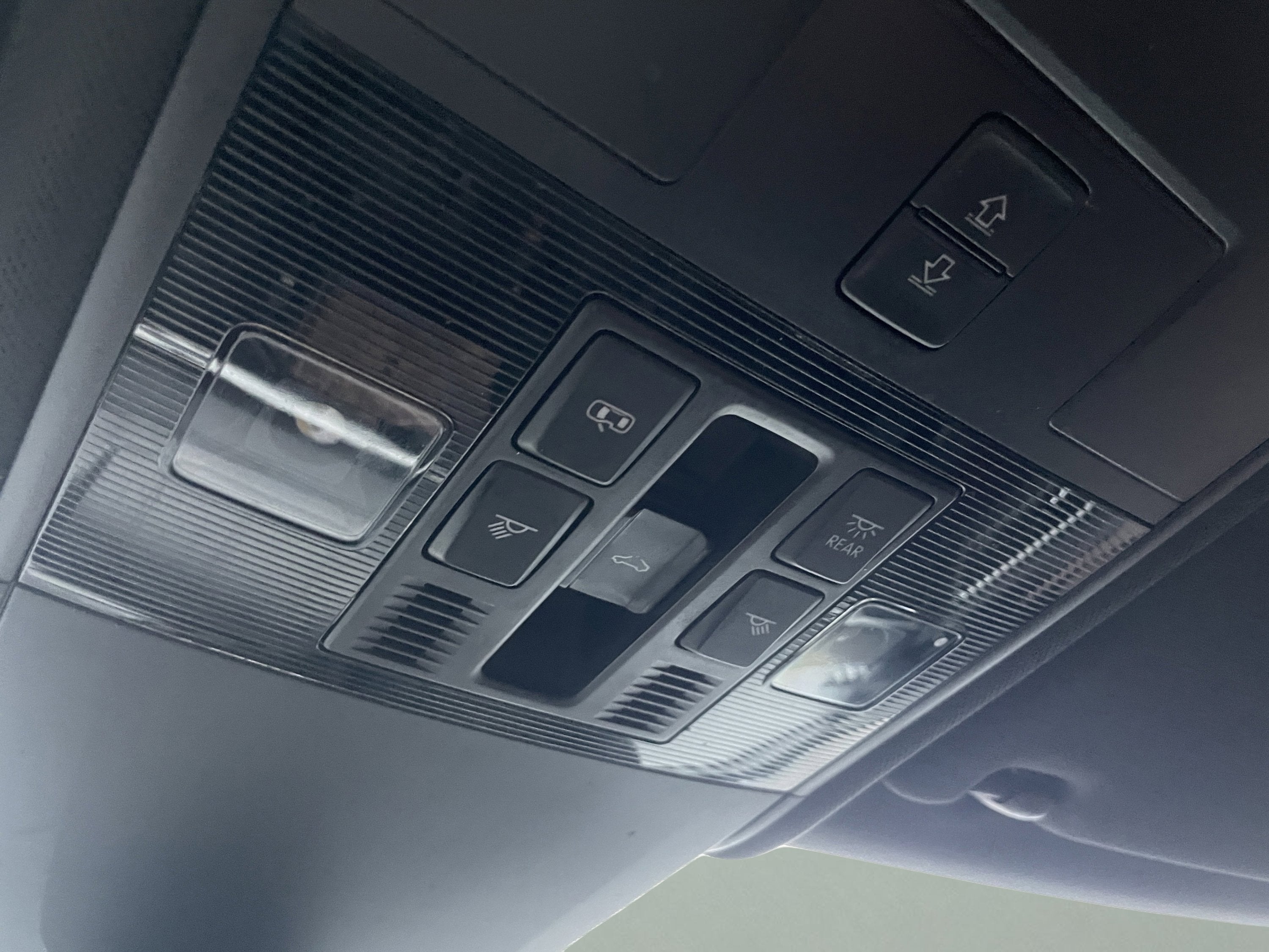 2022 Volkswagen Atlas Cross Sport 3.6L V6 SEL Premium R-Line