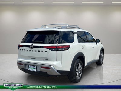 2023 Nissan Pathfinder SL