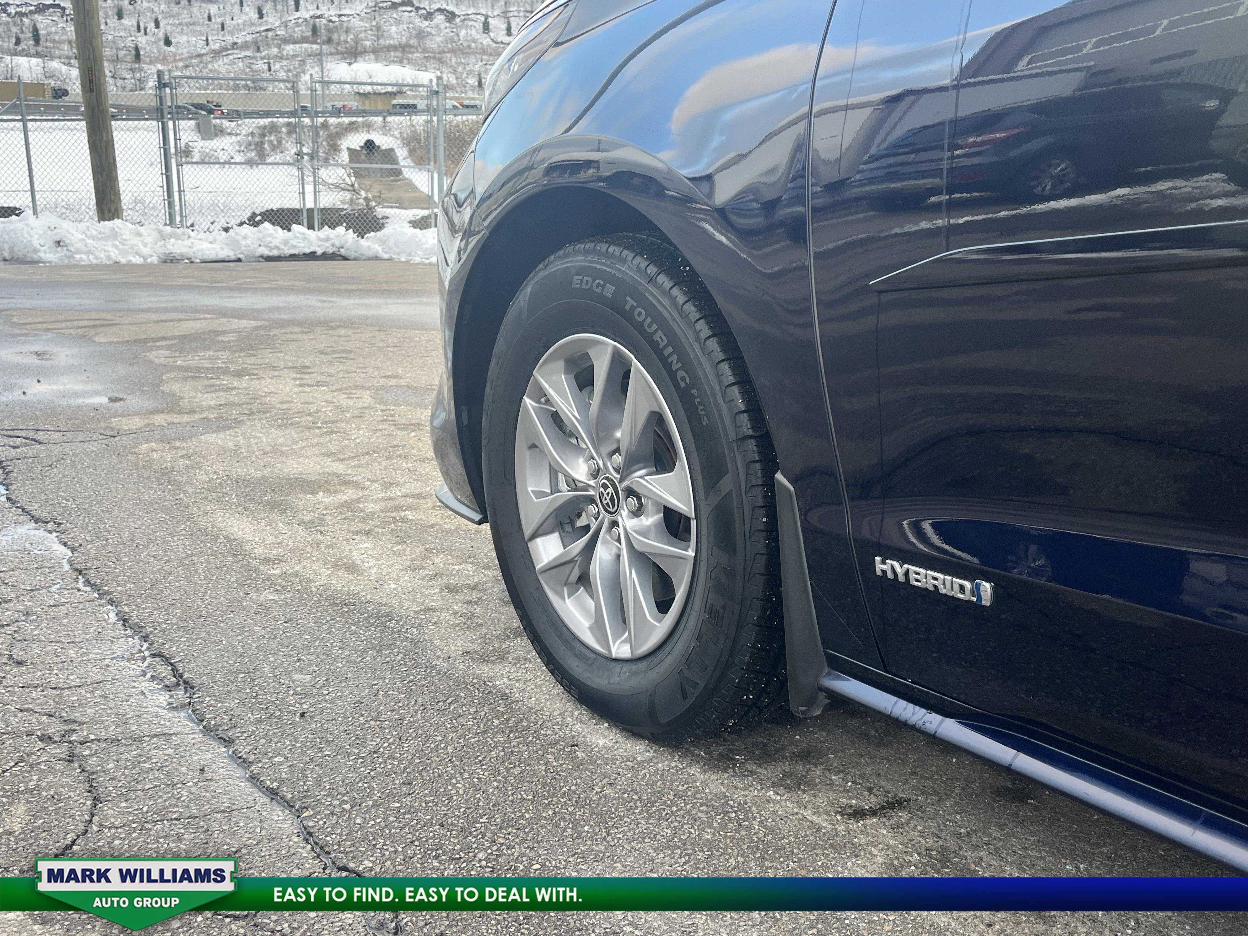 2021 Toyota Sienna XLE 8 Passenger