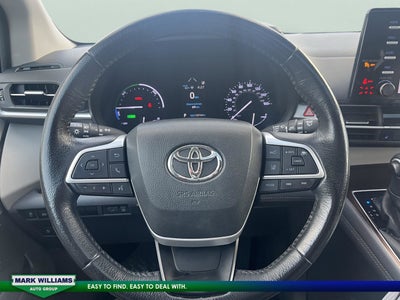 2021 Toyota Sienna XLE 8 Passenger