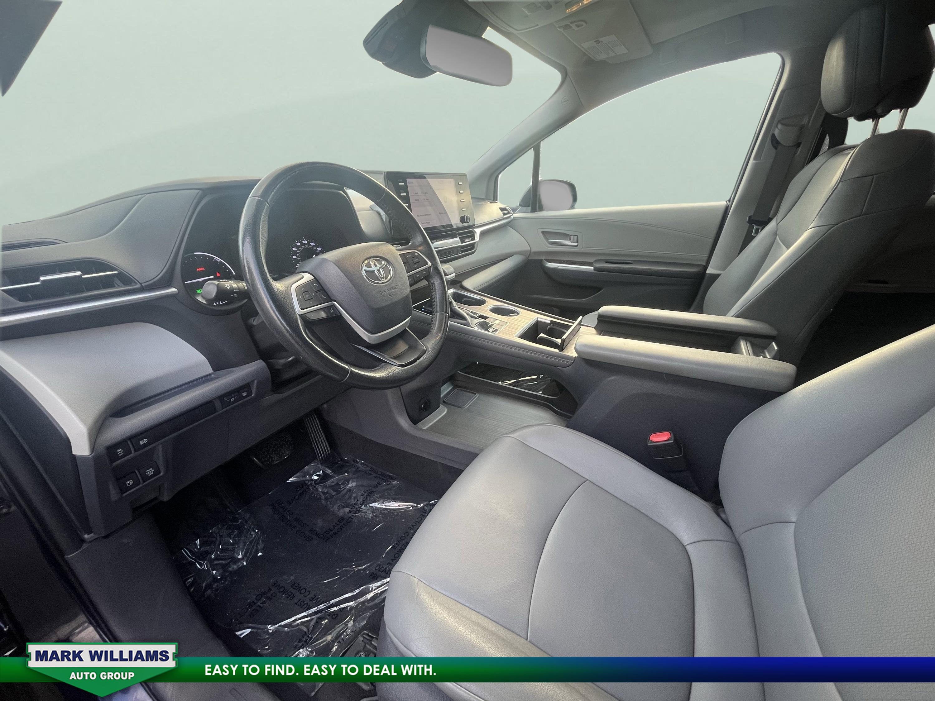 2021 Toyota Sienna XLE 8 Passenger