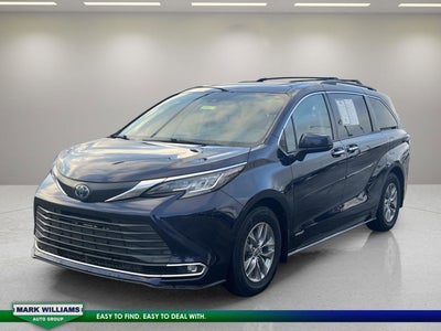 2021 Toyota Sienna XLE 8 Passenger