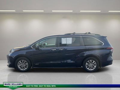 2021 Toyota Sienna XLE 8 Passenger
