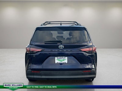 2021 Toyota Sienna XLE 8 Passenger