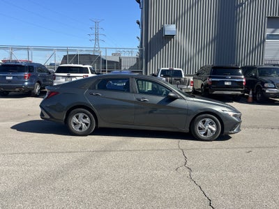 2025 Hyundai Elantra SE