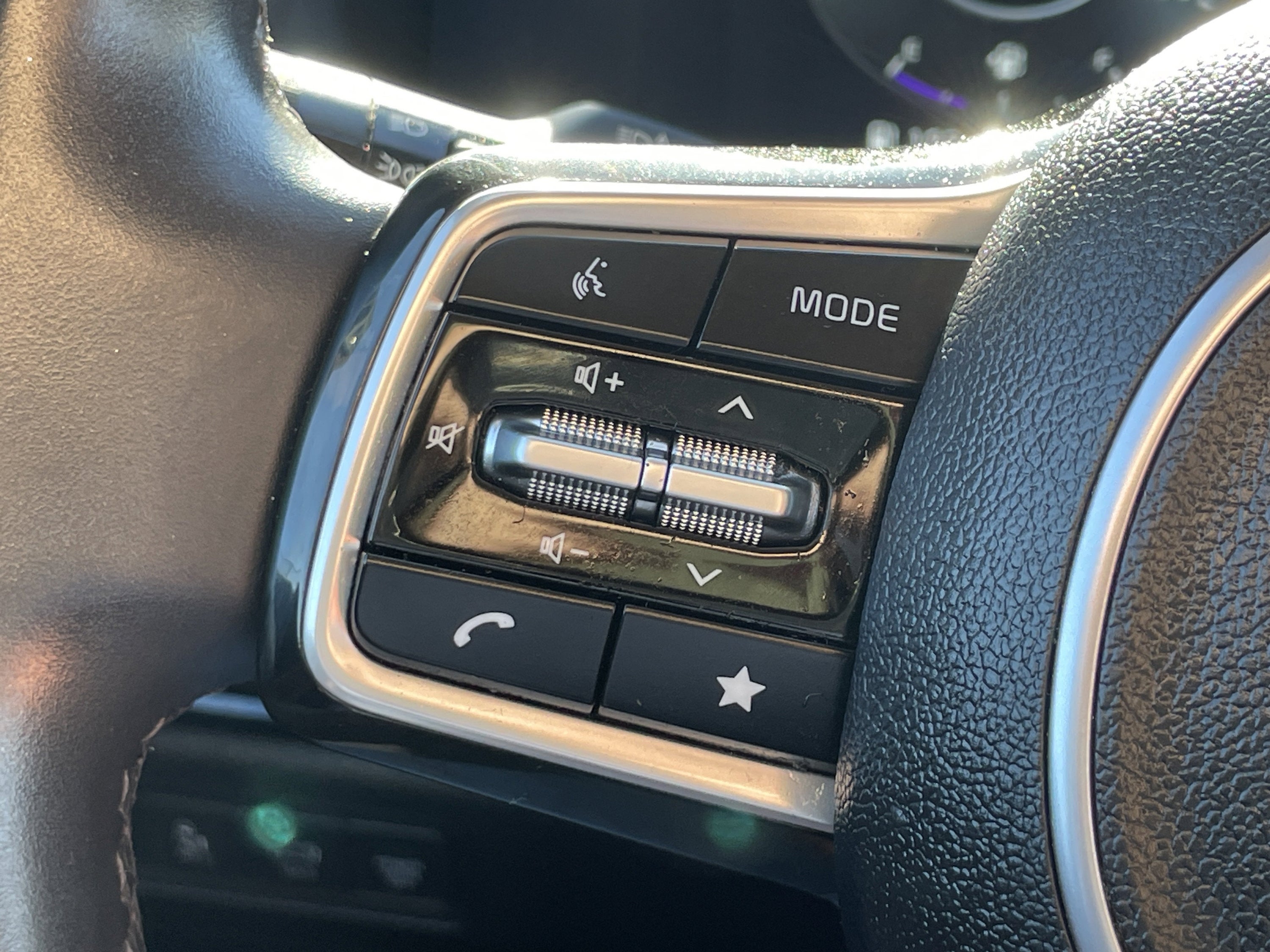 2024 Kia Carnival SX