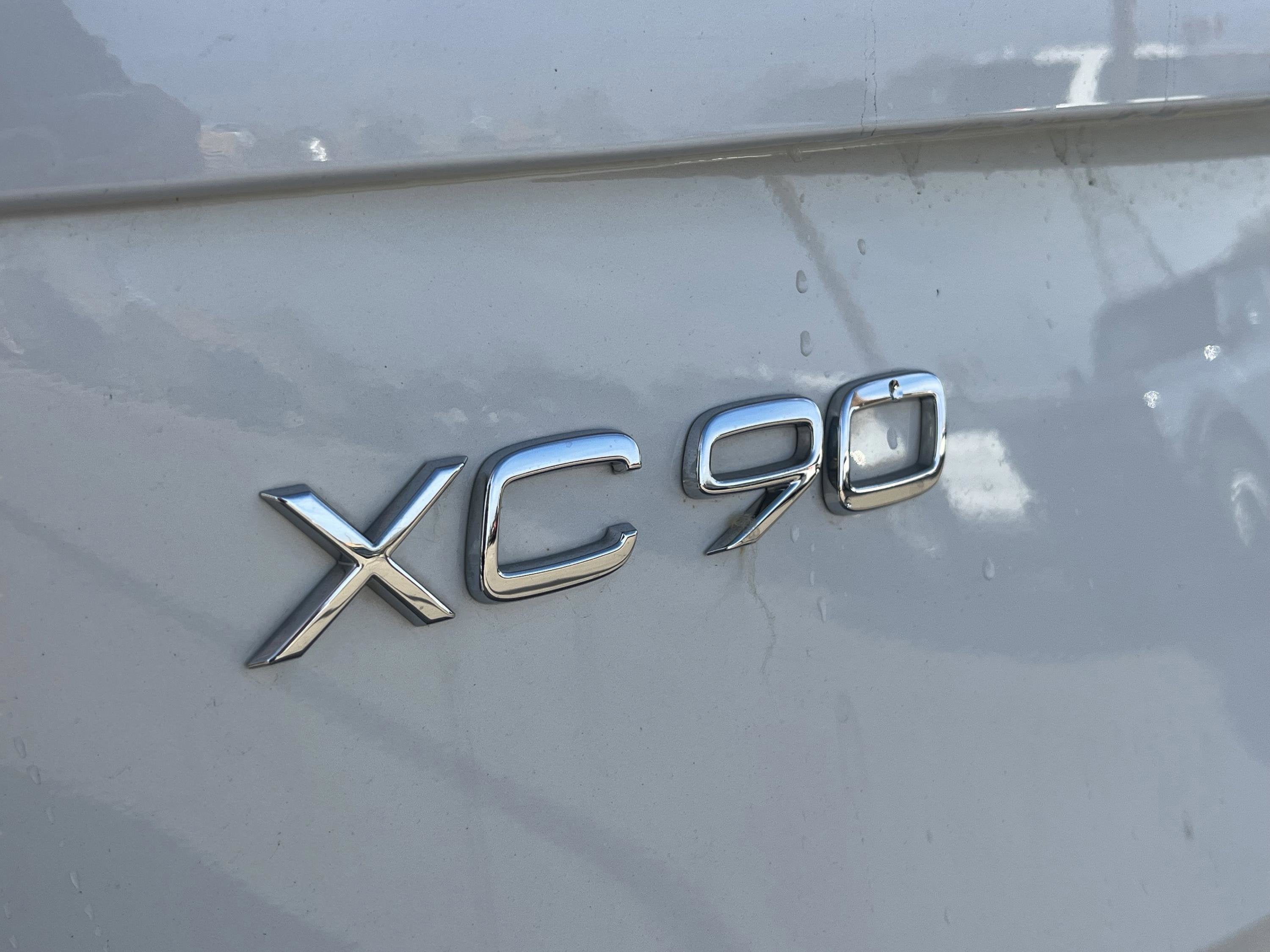 2023 Volvo XC90 Recharge Plug-In Hybrid T8 Plus Dark Theme 7 Passenger