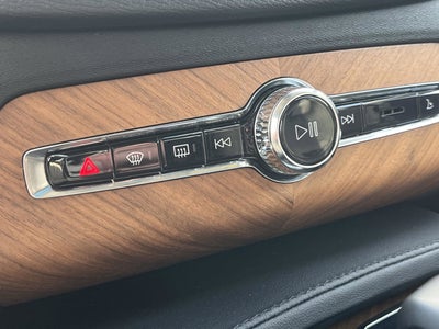 2023 Volvo XC90 Recharge Plug-In Hybrid T8 Plus Dark Theme 7 Passenger