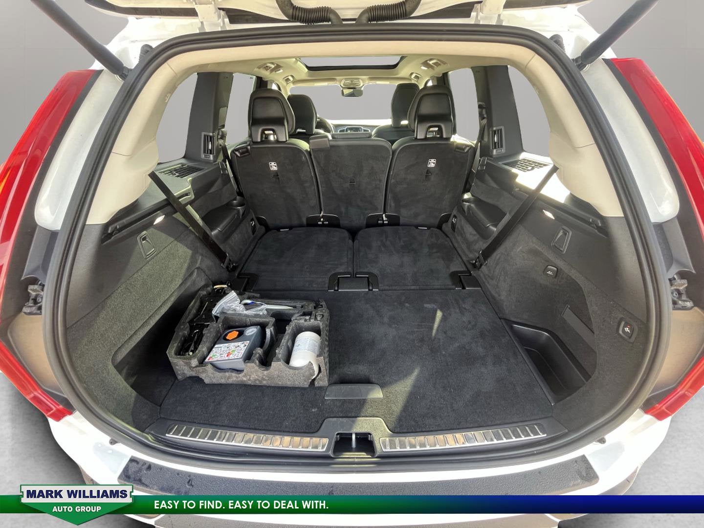 2023 Volvo XC90 Recharge Plug-In Hybrid T8 Plus Dark Theme 7 Passenger